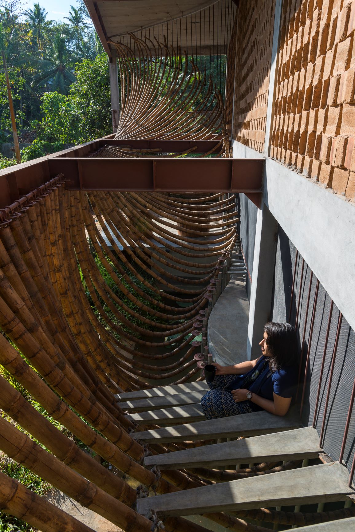 extended-staircase-view-iha